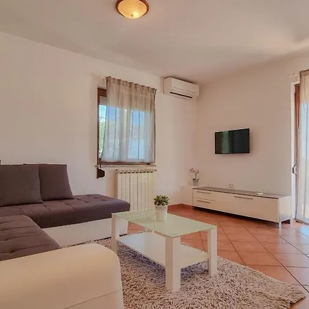 Dani A2+2 アパート ウマグ