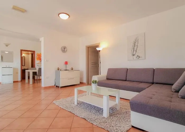 Apartman Dani A2+2 *