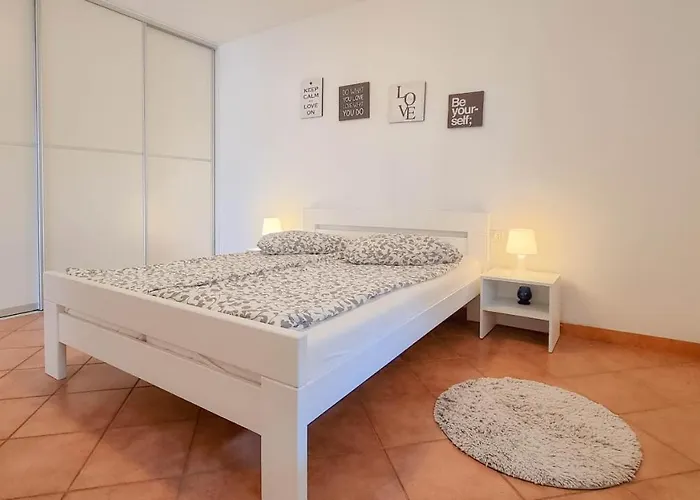 Apartman Dani A2+2 *