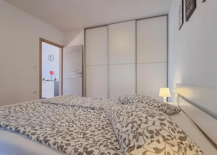 Appartement Dani A2+2 *